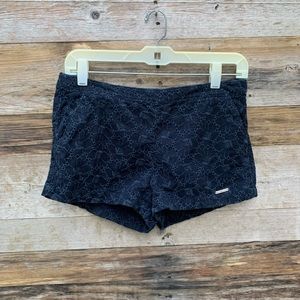 ABERCROMBIE & FITCH • Navy Blue Floral Shorts